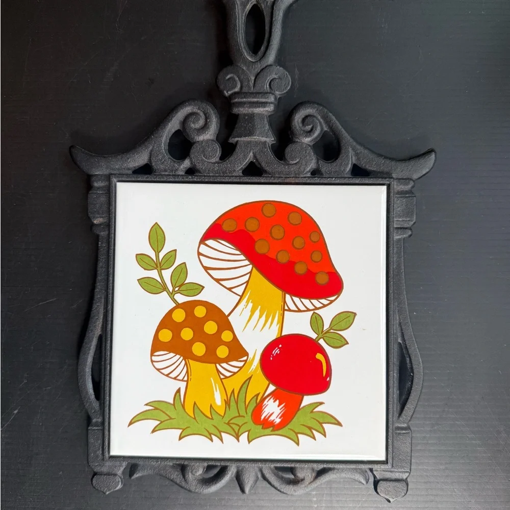1970s SEARS & ROEBUCK CO 12” X 8” MERRY MUSHROOM TRIVET WITH CERAMIC TILE